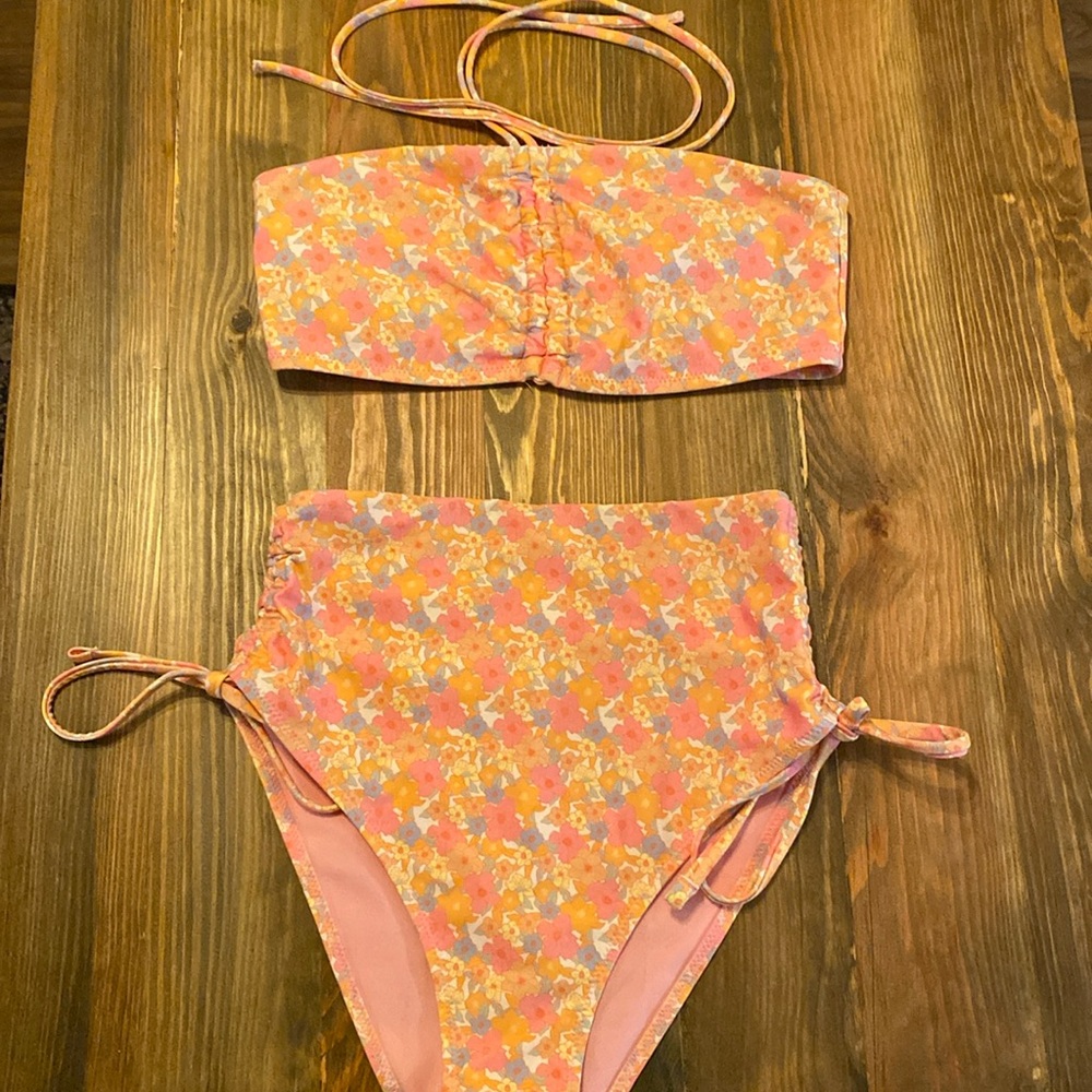 H&M two piece swimsuit‎ high waist bottoms